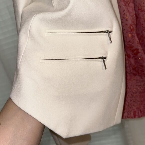 BCBG L Off-White Profesional Crop Asymmetrical Open Front Blazer Jacket - Picture 6 of 10